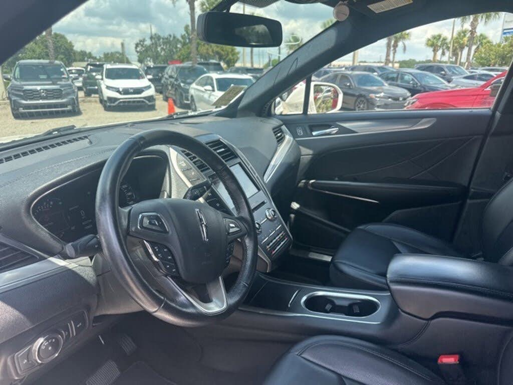 Used 2019 Lincoln MKC Premiere FWD image 4