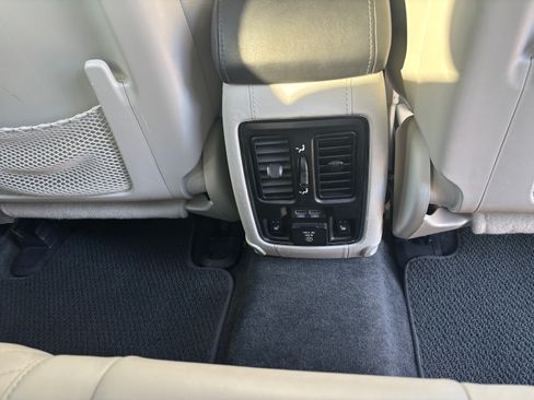 Used 2017 Jeep Grand Cherokee Summit image 16