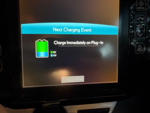 Used 2017 Toyota Prius Prime Premium image 2