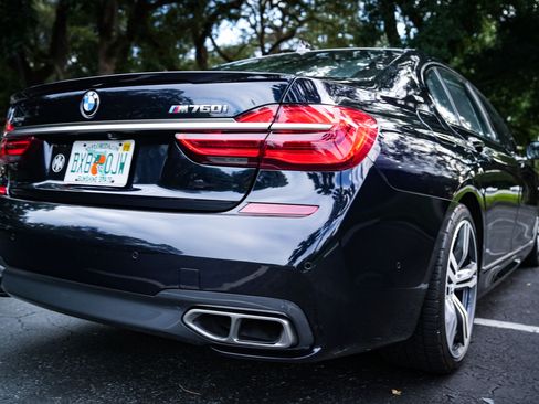 Used 2017 BMW M760i xDrive image 2