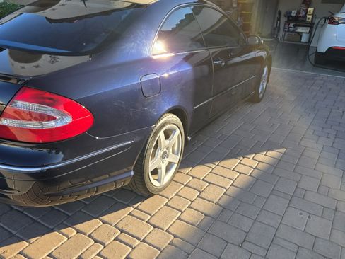 Used 2005 Mercedes-Benz CLK 500 Coupe image 10