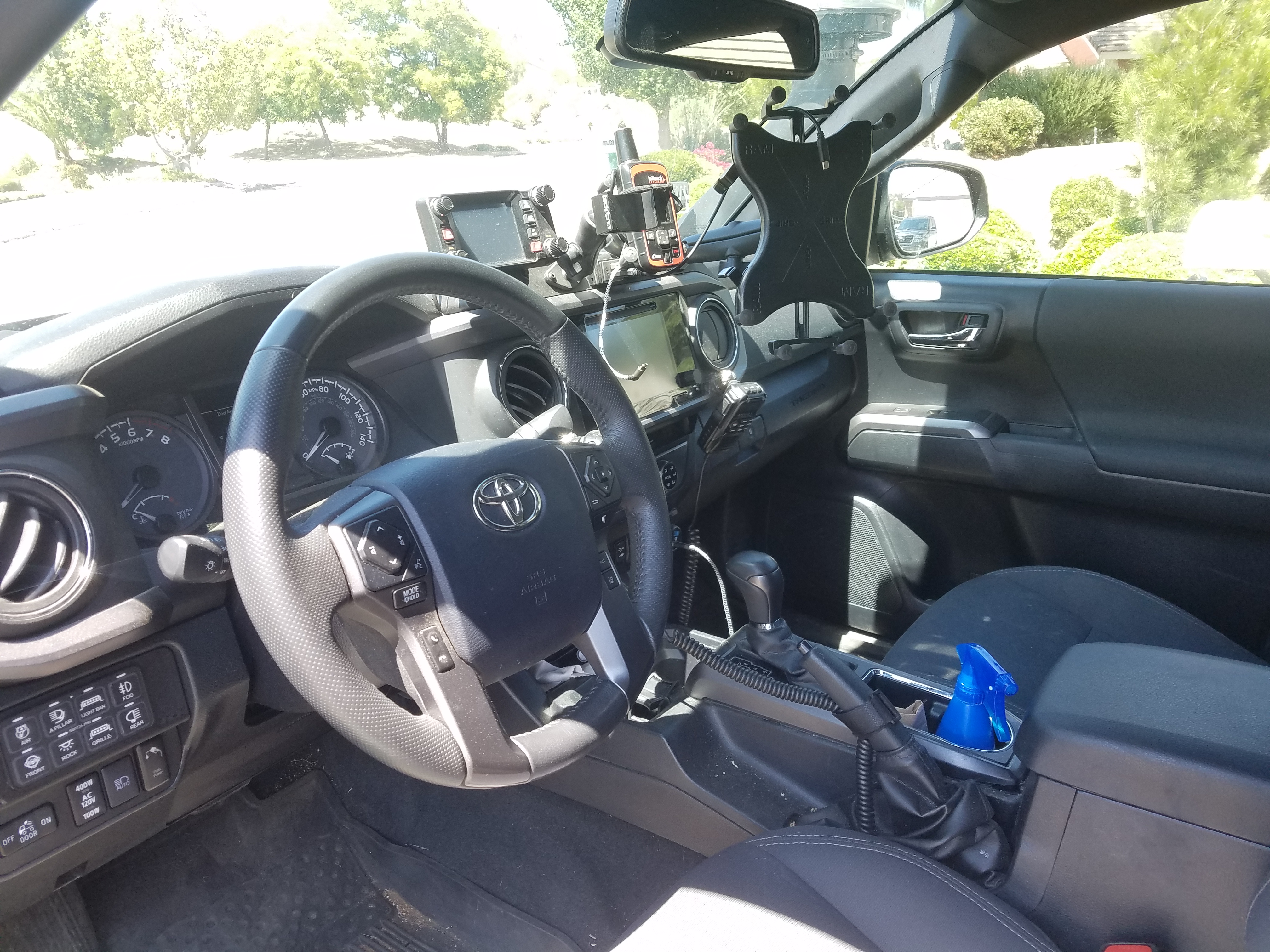 Used 2018 Toyota Tacoma TRD Off-Road w/ Technology Package AWD/4WD image 14