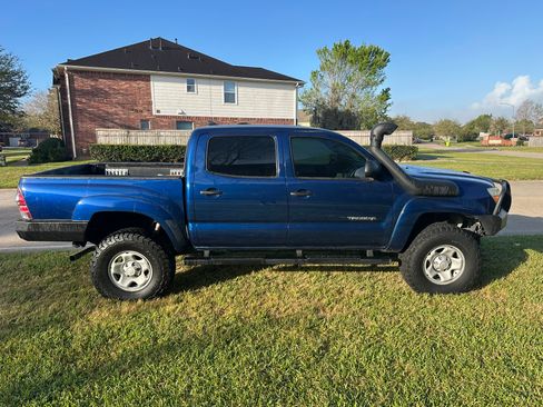 Used 2015 Toyota Tacoma 4x4 Double Cab w/ SR5 Package image 5