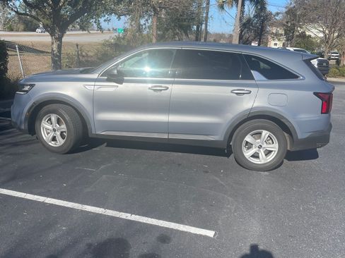 Used 2022 Kia Sorento LX FWD image 6