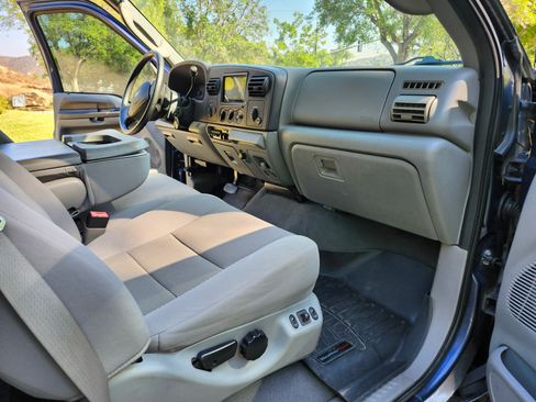 Used 2006 Ford F250 XLT image 12
