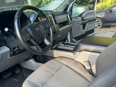 Used 2019 Ford F150 XLT w/ Equipment Group 302A Luxury AWD/4WD image 10