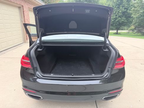 Used 2017 BMW 750i xDrive AWD/4WD image 9