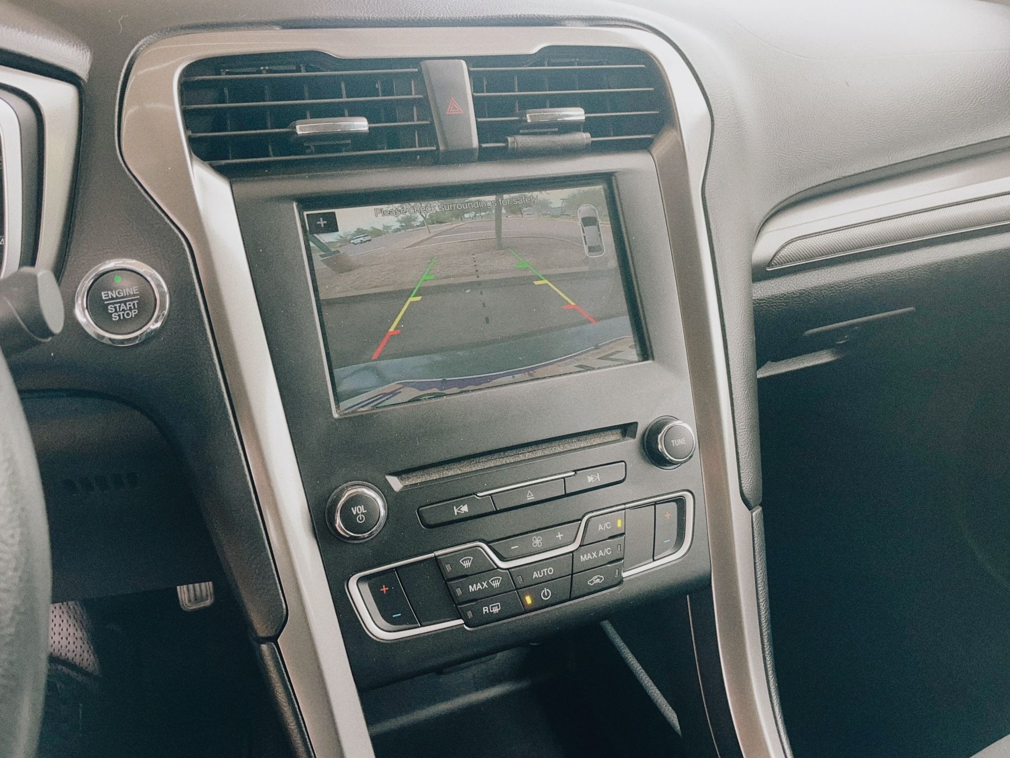 Used 2017 Ford Fusion SE w/ Fusion SE Technology Package FWD image 18