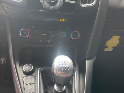 Used 2017 Ford Focus RS AWD/4WD image 12