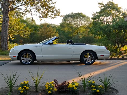 Used 2003 Ford Thunderbird image 1