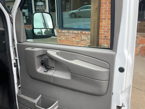 Used 2014 Chevrolet Express 1500 LT w/ LT Preferred Equipment Group RWD image 15