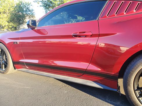 Used 2019 Ford Mustang Premium image 10