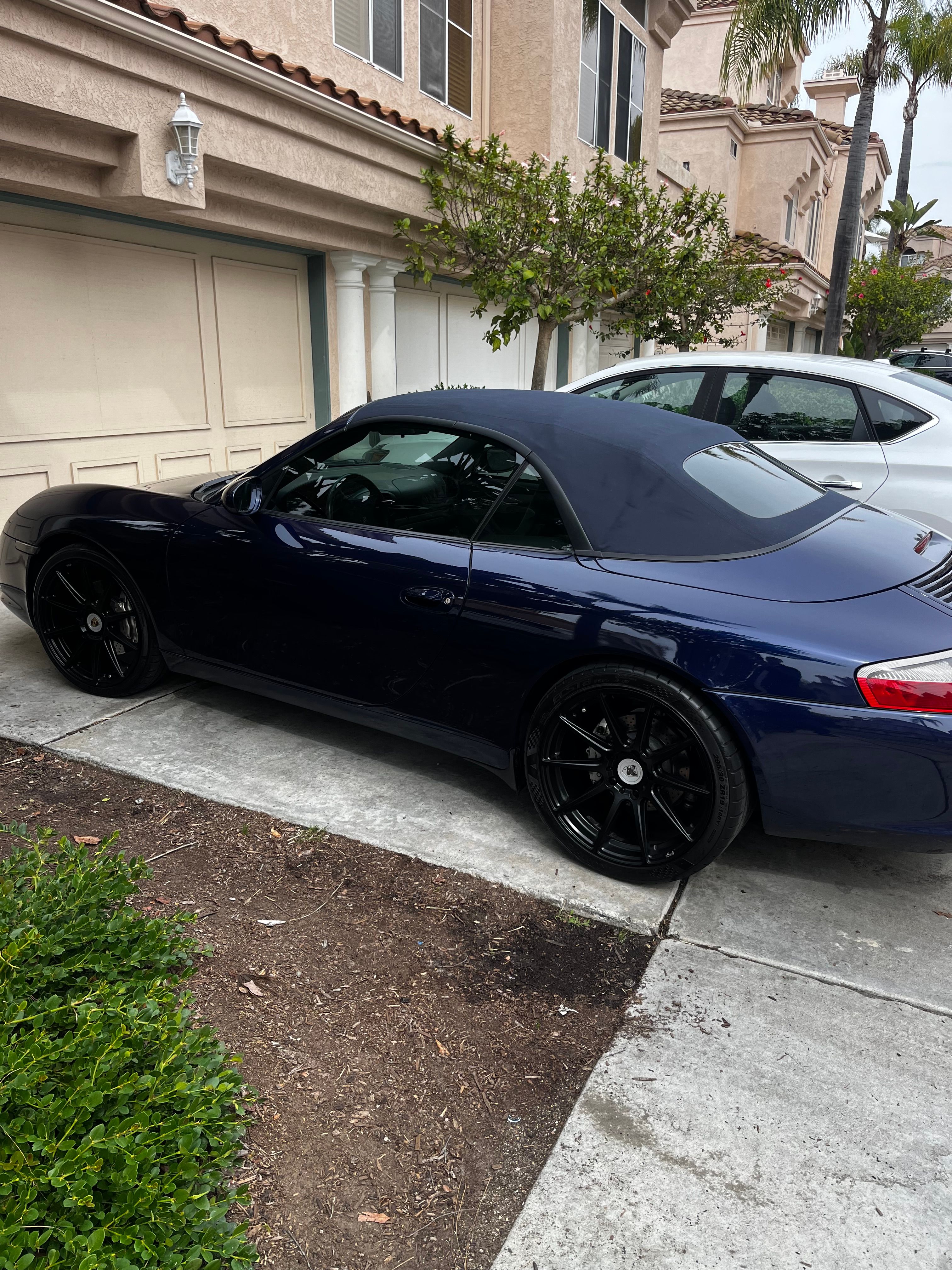 Used 2002 Porsche 911 Carrera 4 AWD/4WD image 9