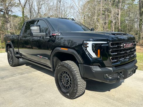 Used 2025 GMC Sierra 2500 AT4X w/ AT4X AEV Edition image 2