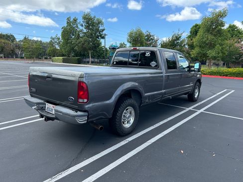 Used 2004 Ford F250 Lariat RWD image 8