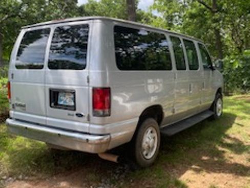 Used 2014 Ford E-350 and Econoline 350 XLT RWD image 4