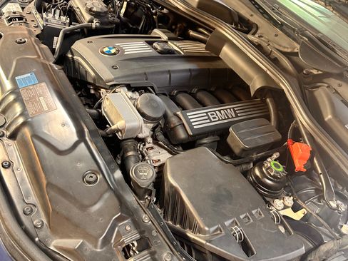 Used 2010 BMW 528i xDrive Sedan image 11