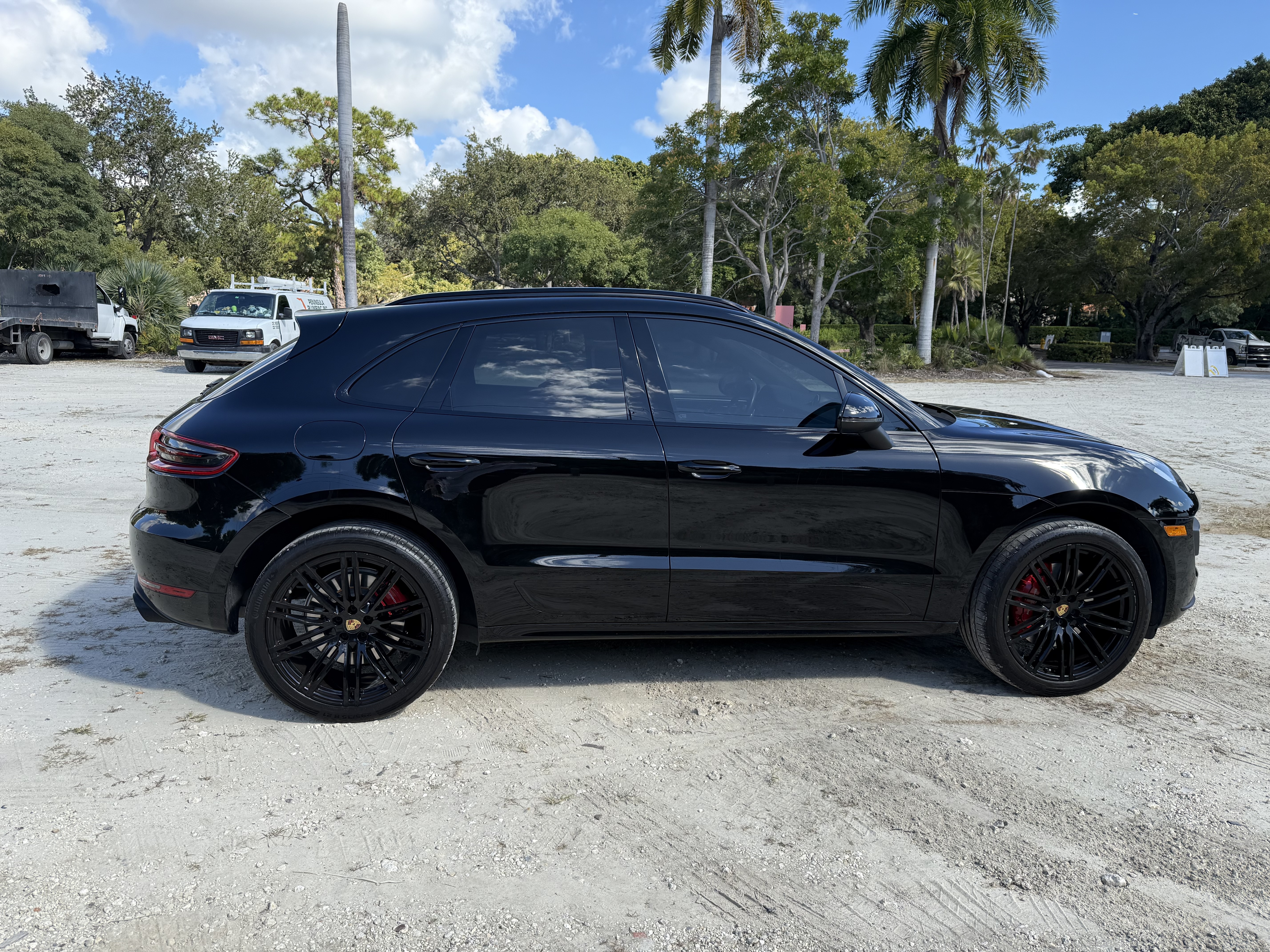 Used 2018 Porsche Macan Turbo AWD/4WD image 2