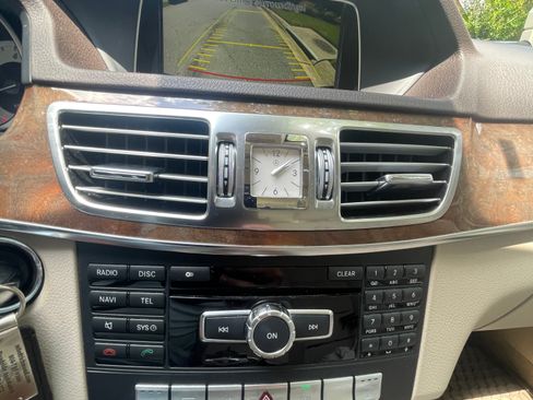 Used 2014 Mercedes-Benz E 350 4MATIC Sedan image 9