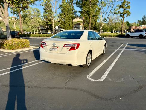 Used 2012 Toyota Camry SE image 5