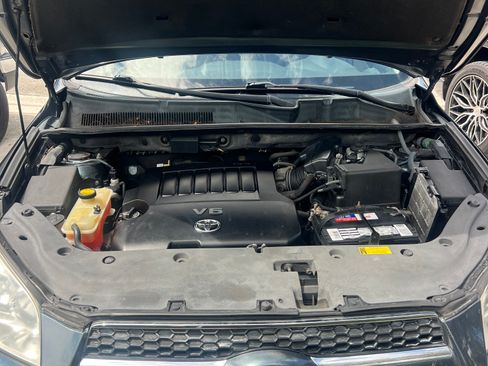 Used 2010 Toyota RAV4 Limited image 12