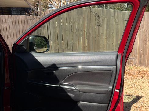 Used 2015 Mitsubishi Outlander Sport ES image 9