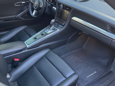 Used 2018 Porsche 911 Carrera image 8