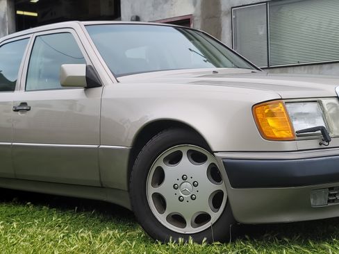 Used 1993 Mercedes-Benz 500 E image 2