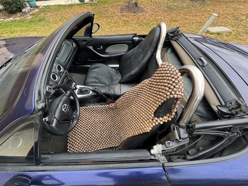 Used 2003 MAZDA MX-5 Miata LS image 9