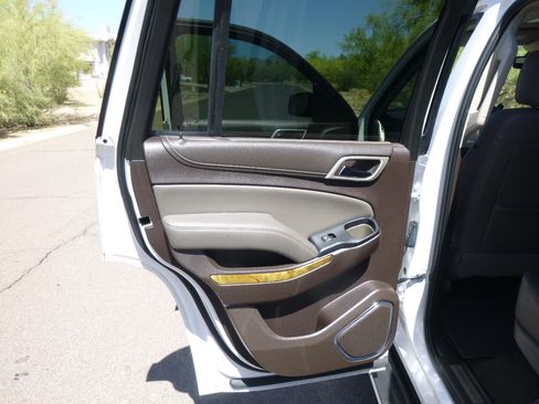 Used 2017 GMC Yukon Denali w/ Open Road Package AWD/4WD image 19