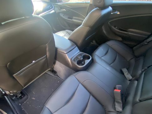 Used 2018 Chevrolet Volt Premier w/ Driver Confidence Package image 11