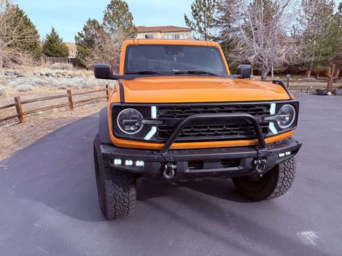 Used 2022 Ford Bronco Black Diamond image 2