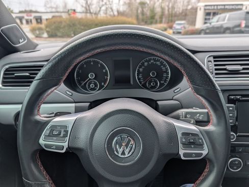 Used 2013 Volkswagen Jetta GLI Autobahn image 17