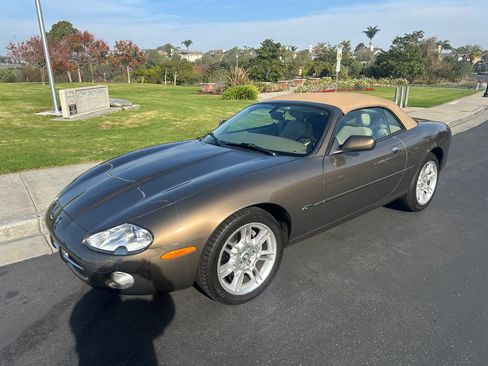 Used 2001 Jaguar XK8 Convertible image 1