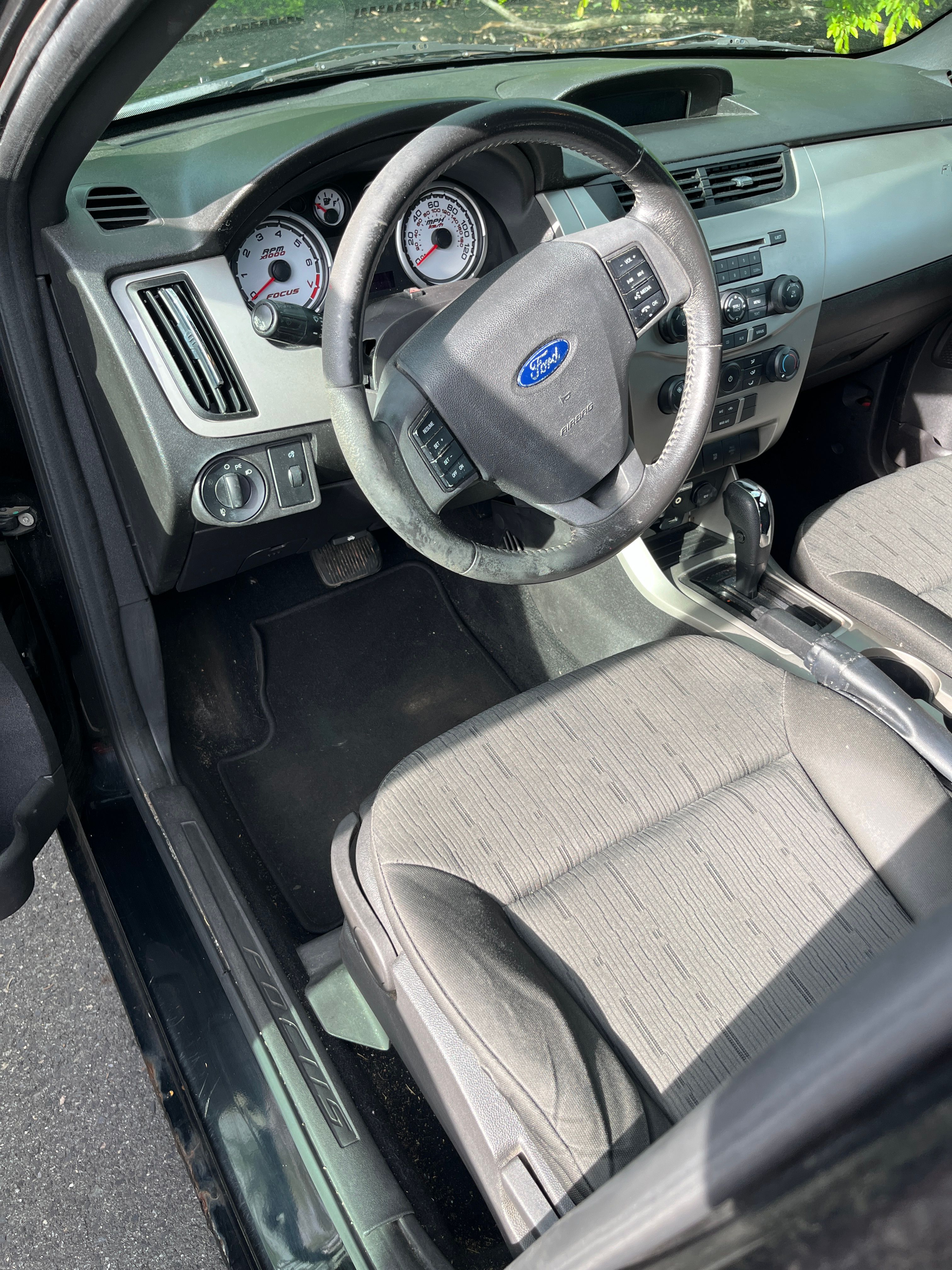Used 2008 Ford Focus SE FWD image 9