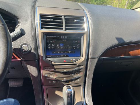 Used 2013 Lincoln MKX AWD image 21