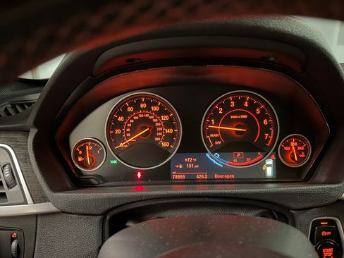 Used 2017 BMW 330i xDrive Wagon image 2