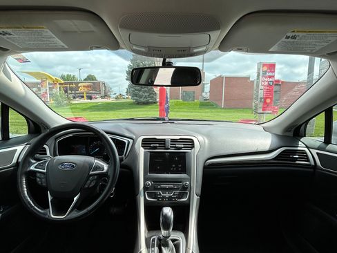 Used 2016 Ford Fusion SE w/ Equipment Group 202A AWD/4WD image 12