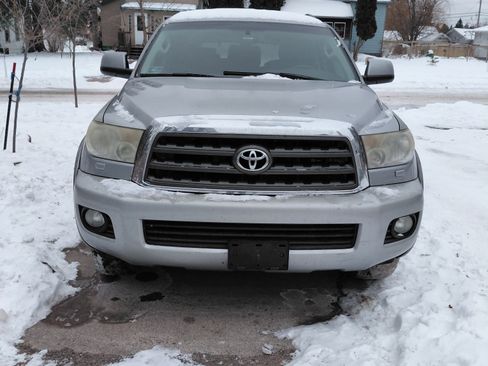 Used 2010 Toyota Sequoia SR5 image 2