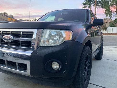 Used 2010 Ford Escape Limited AWD/4WD image 8