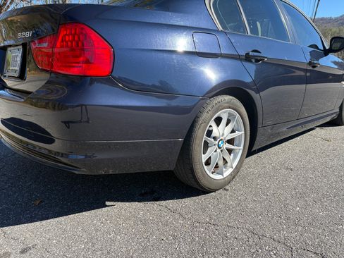 Used 2010 BMW 328i xDrive Sedan image 5