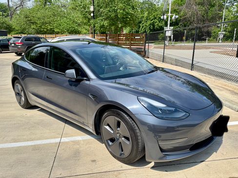 Used 2023 Tesla Model 3 Standard Range RWD image 1