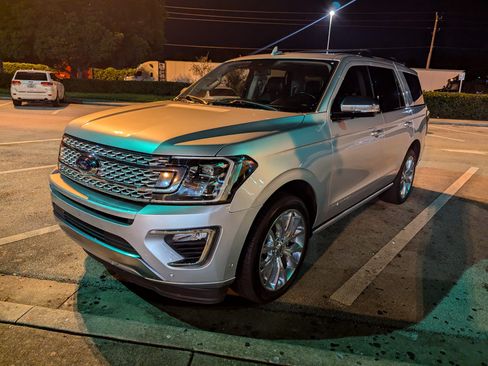 Used 2019 Ford Expedition Platinum RWD image 1