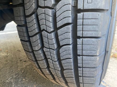 Used 2013 Ford E-350 and Econoline 350 XLT image 9