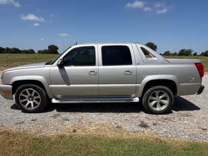 Used 2005 Chevrolet Avalanche Z66 w/ Sun And Sound Package