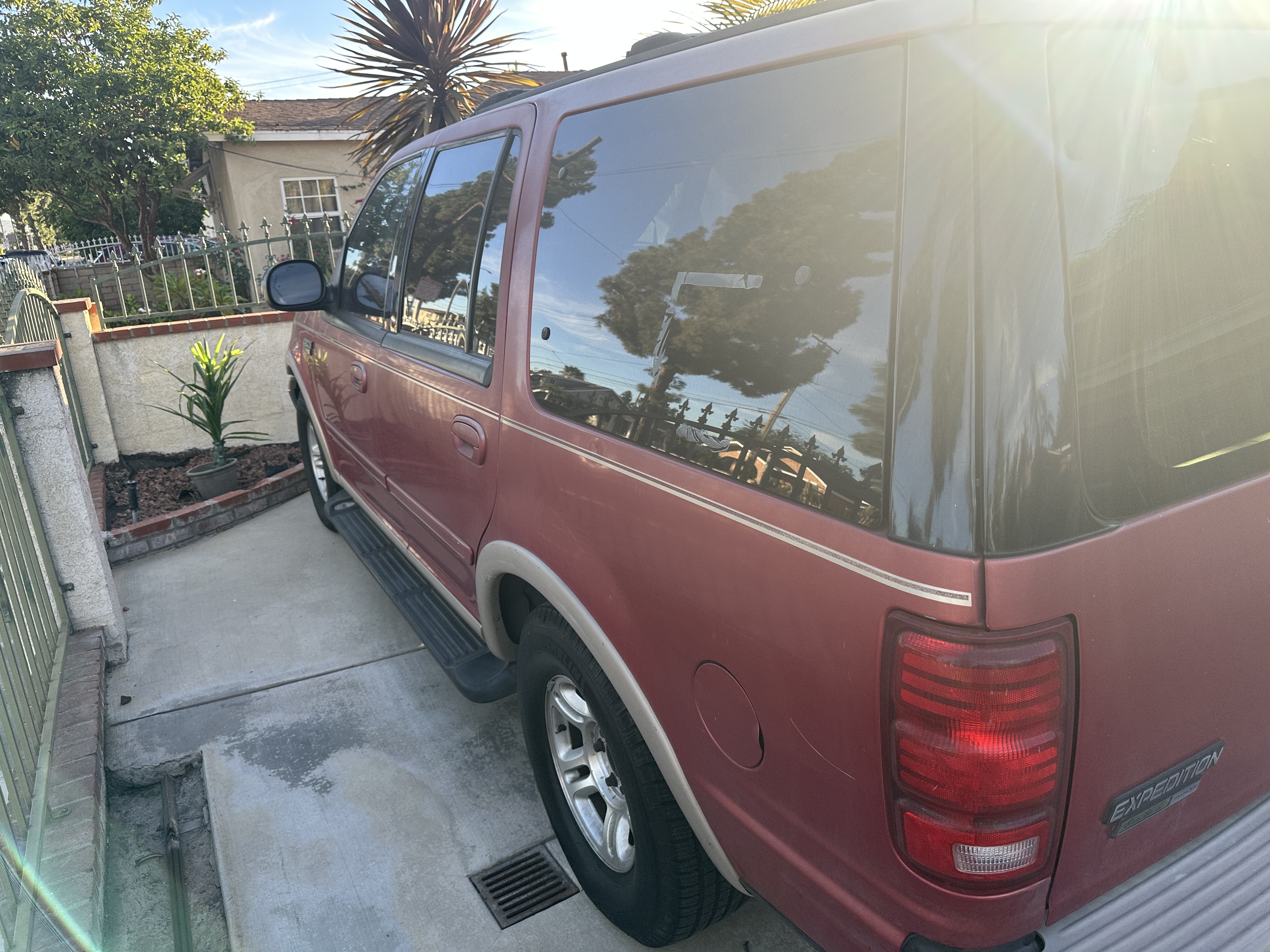 Used 1999 Ford Expedition 2WD image 2
