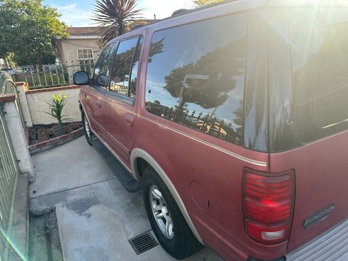 Used 1999 Ford Expedition 2WD image 2