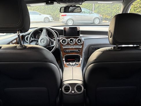 Used 2018 Mercedes-Benz GLC 300 image 2