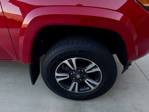 Used 2017 Toyota Tacoma TRD Sport w/ Tow Package image 20