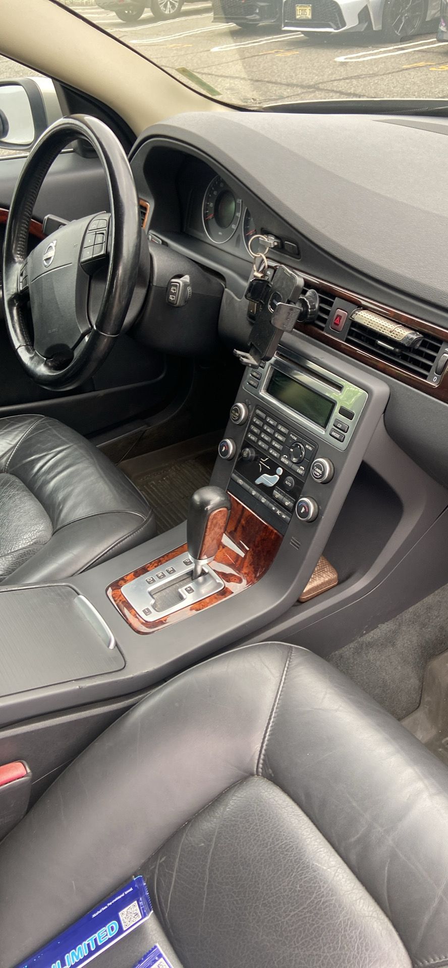 Used 2009 Volvo V70 FWD image 5